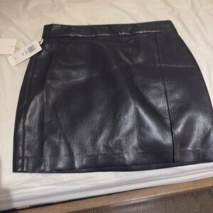 Leather skirt size 6 with tag